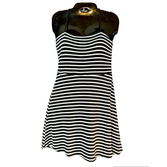 H&M Divided Black Stripe Skater Mini Dress sleeveless size 8 - Picture 1 of 3